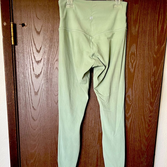 Lululemon Aligns Size 6 Green - Picture 1 of 2